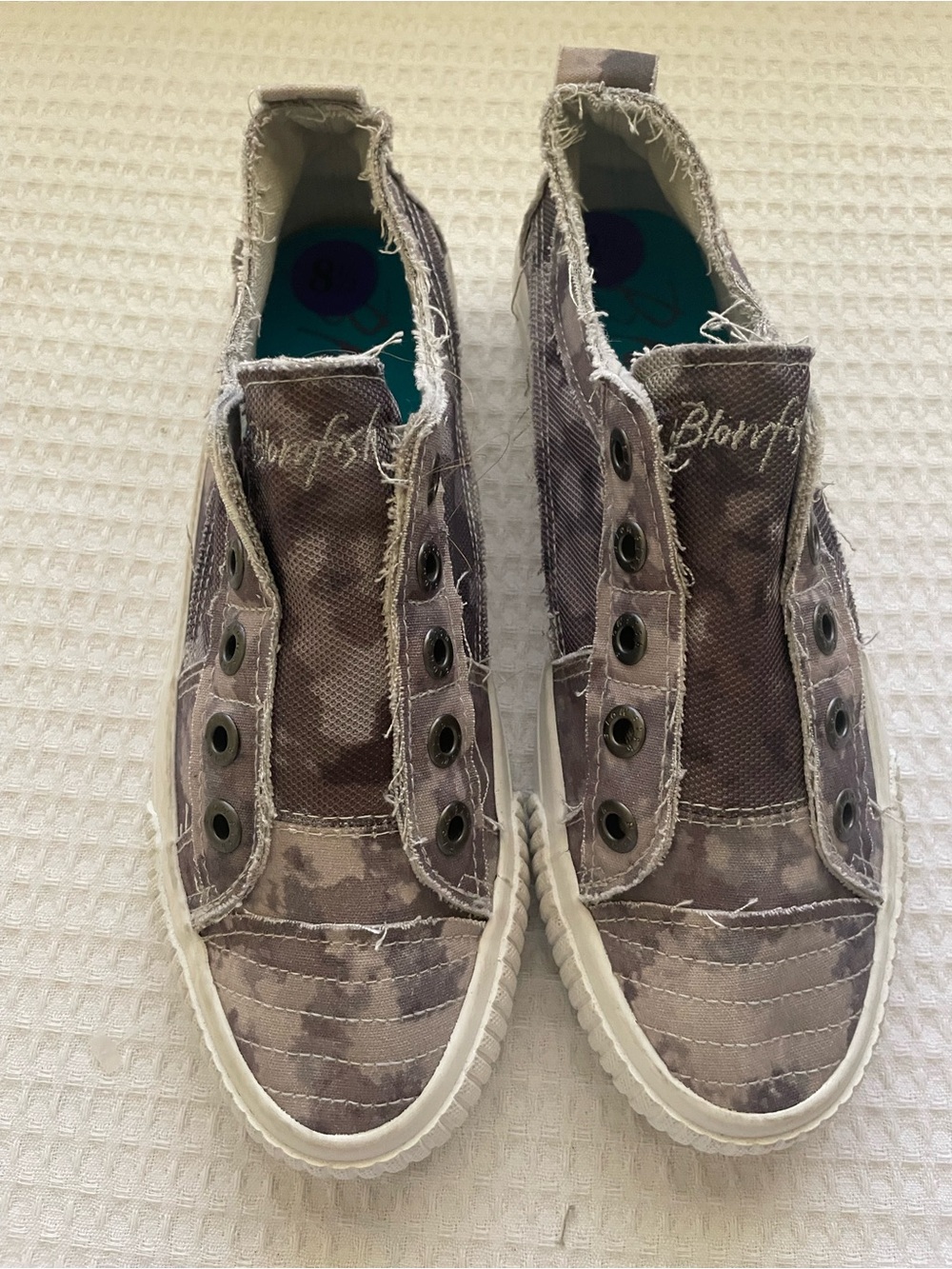 Blowfish Malibu Slip-On Sneakers in Distressed Gray Camo Size 8.5